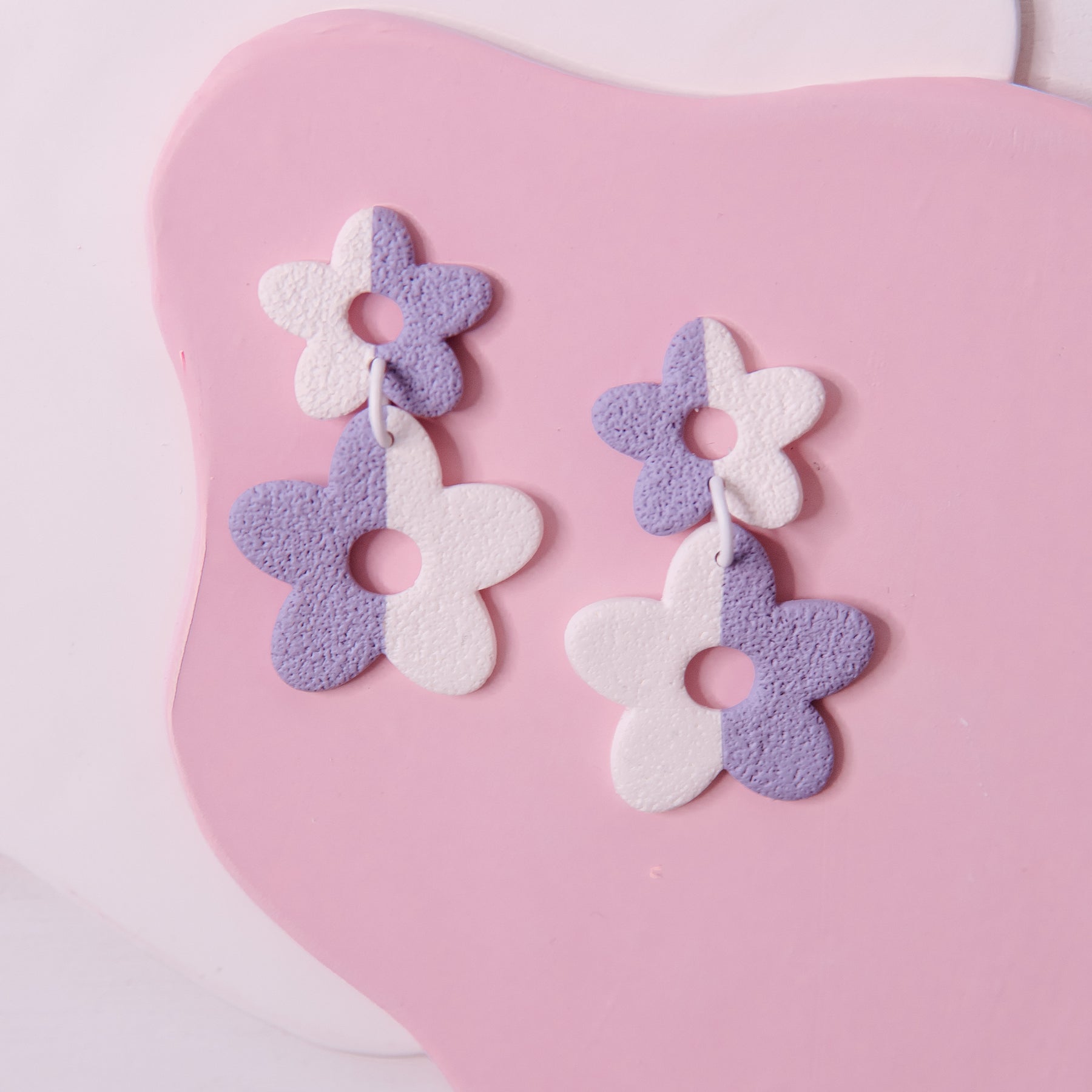 Purple and White Retro Daisy Earrings