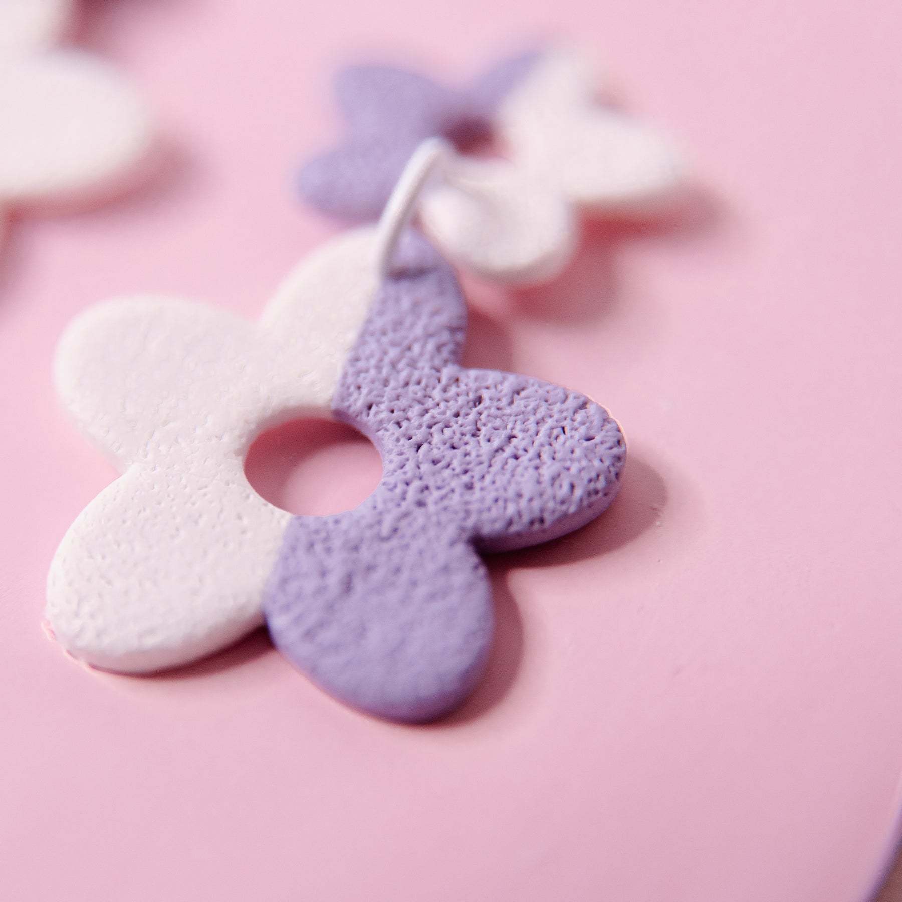 Purple and White Retro Daisy Earrings