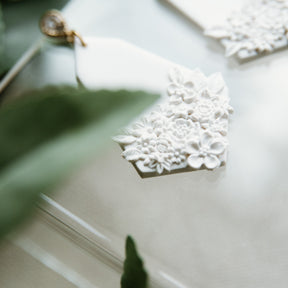 White Detail Floral Pendant Earring